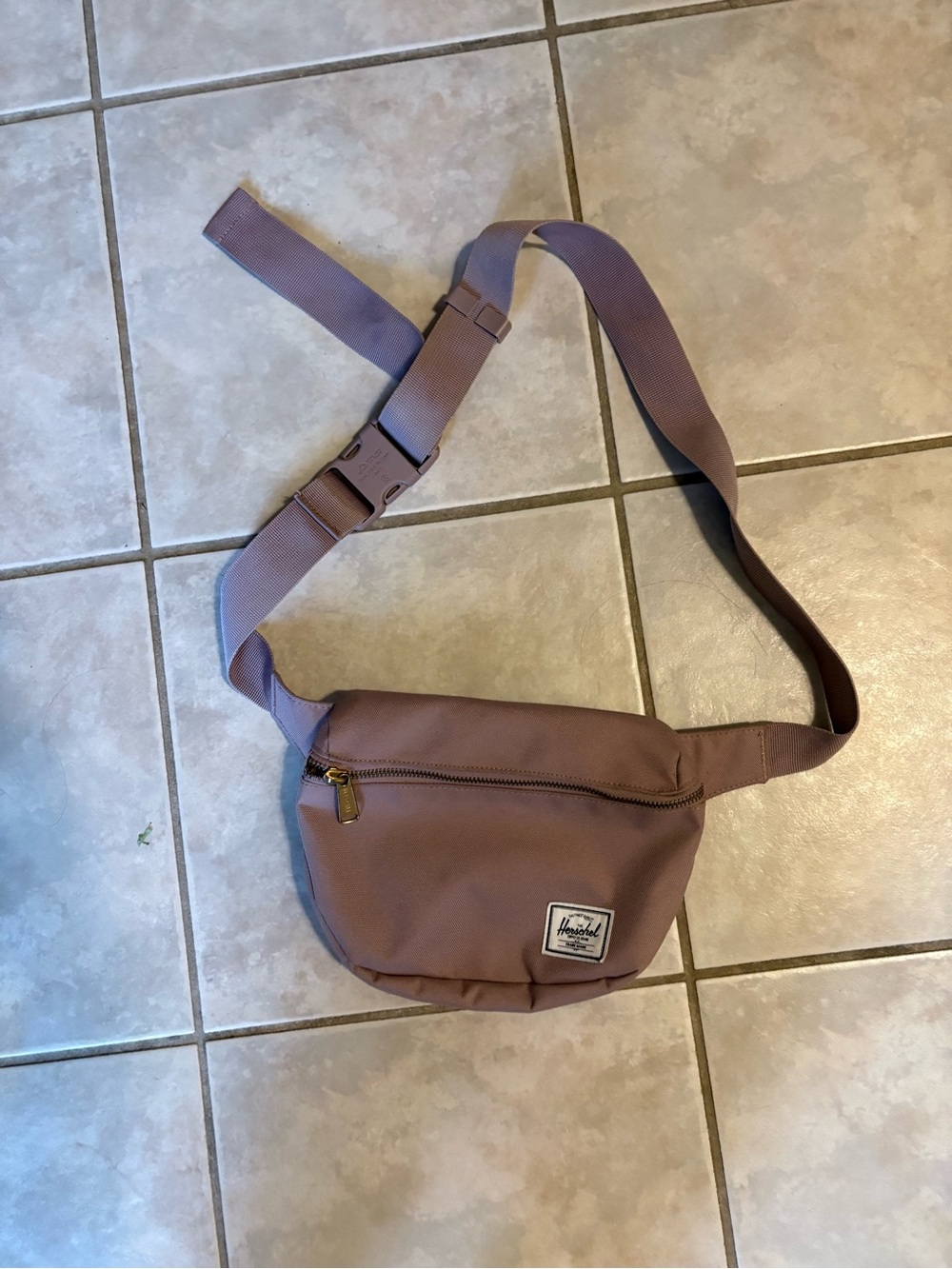 Herschel Supply Company mauve sling belt bag
